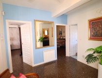 Resale - Villa -
Purias