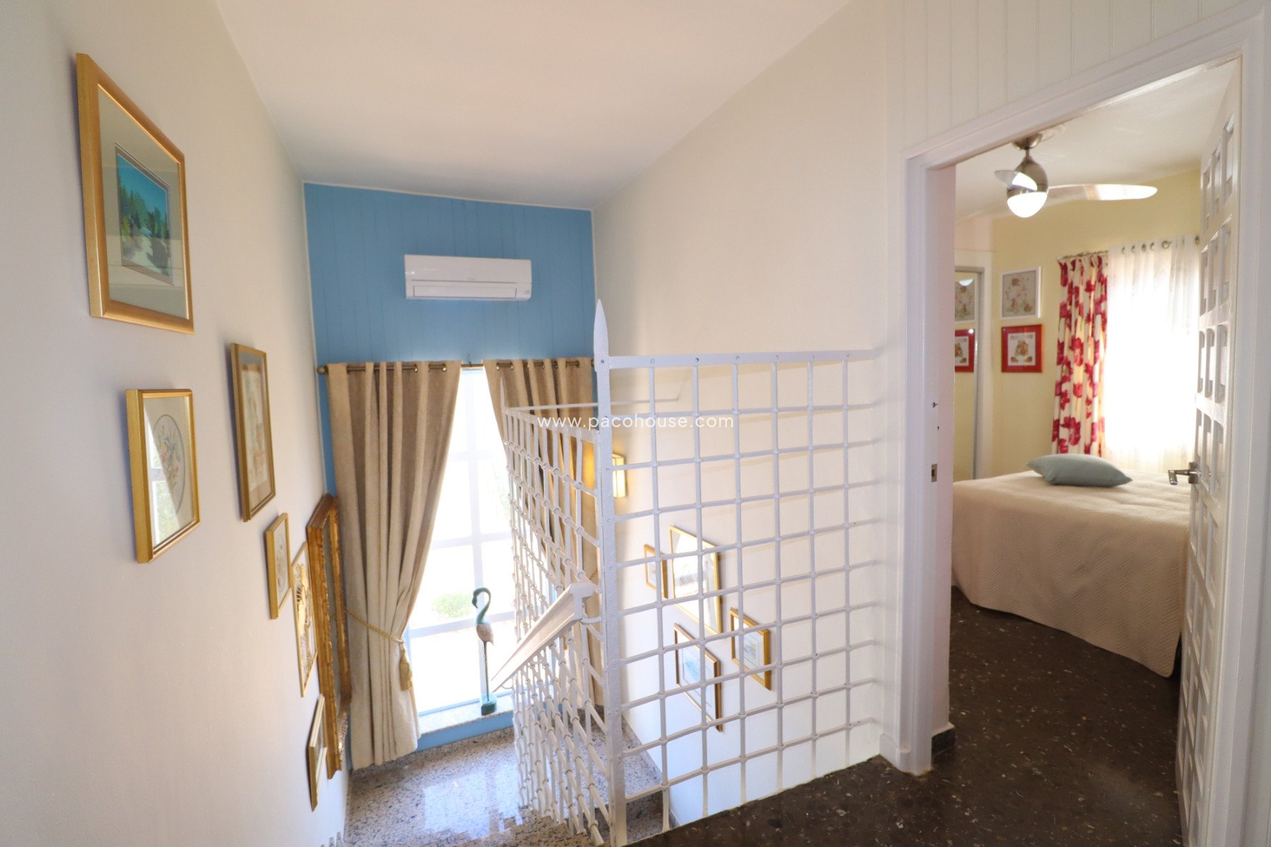 Resale - Villa -
Purias