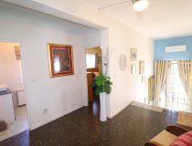 Resale - Villa -
Purias