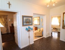 Resale - Villa -
Purias