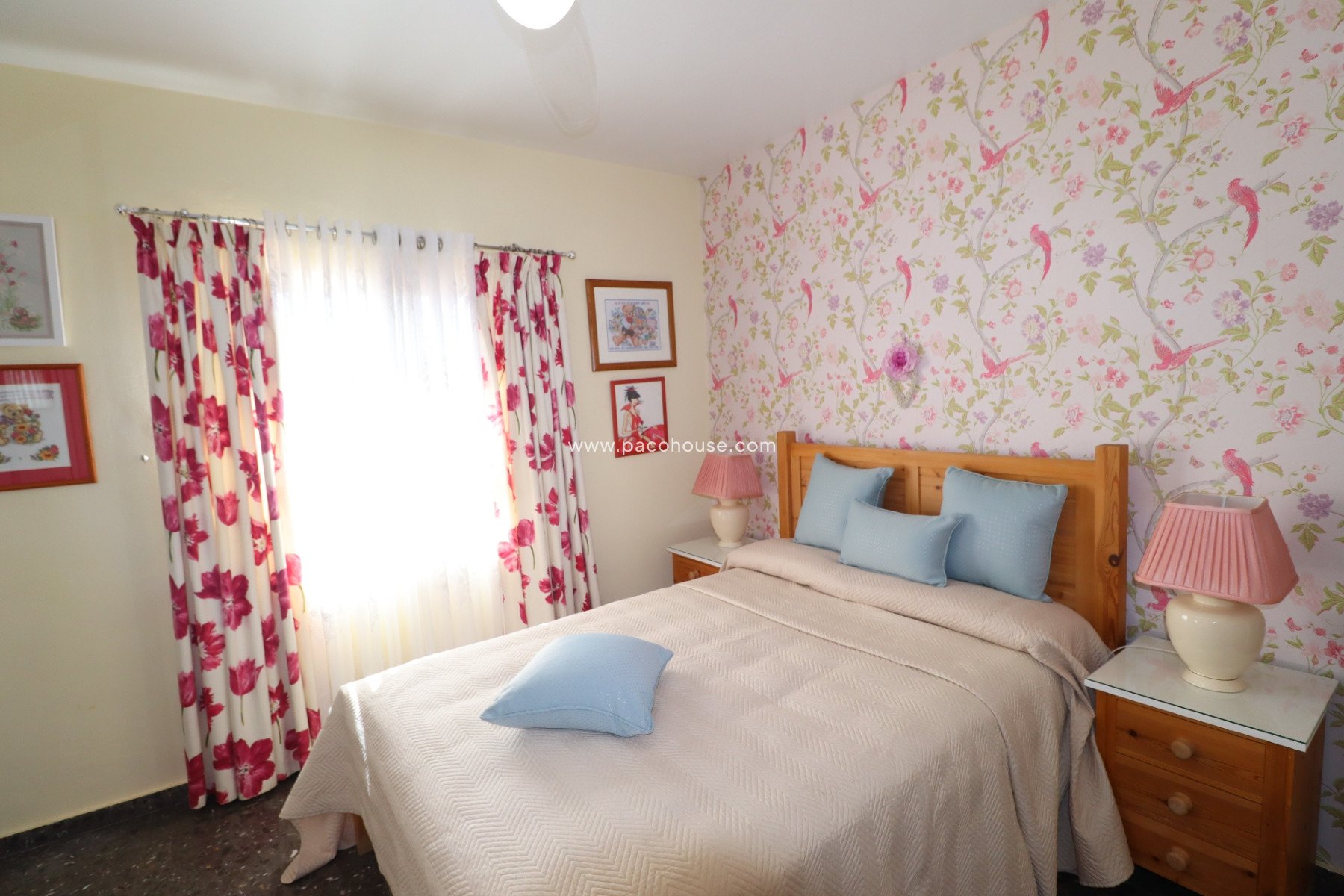 Resale - Villa -
Purias