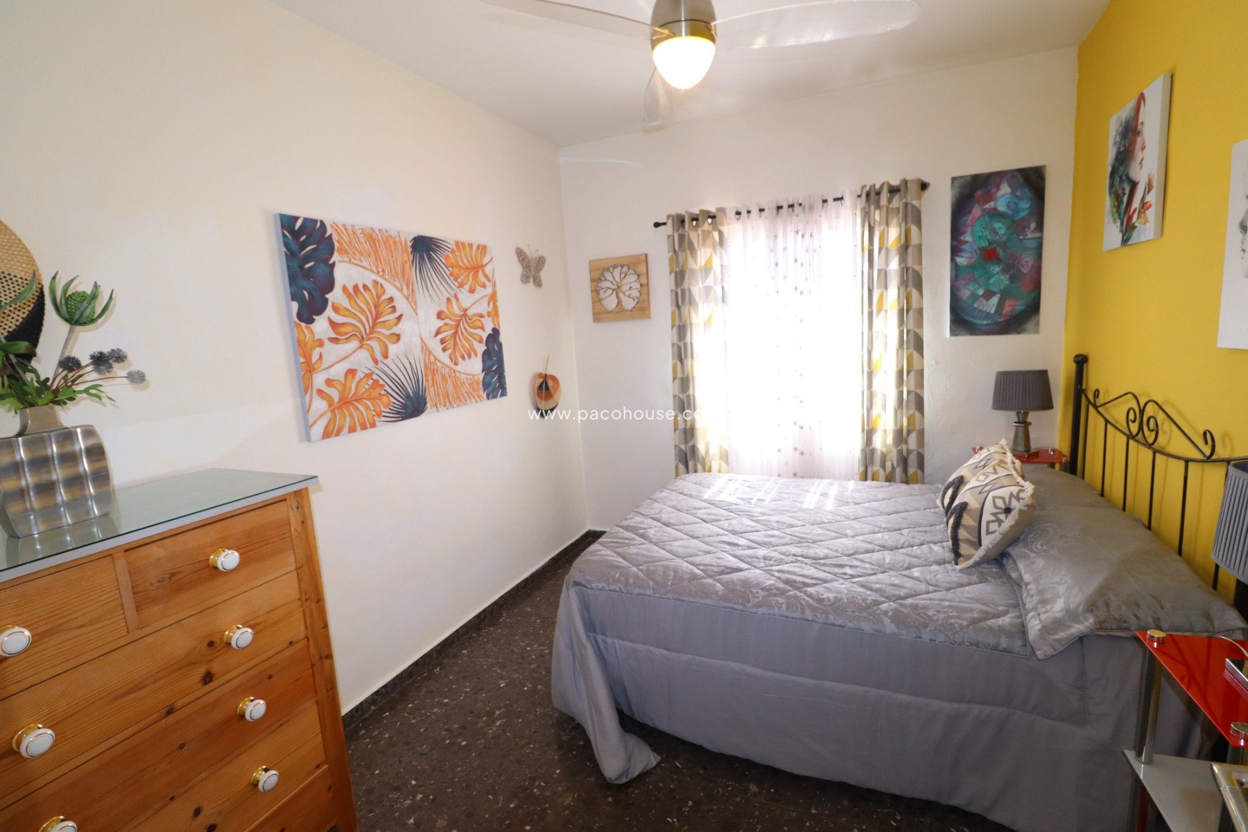 Resale - Villa -
Purias