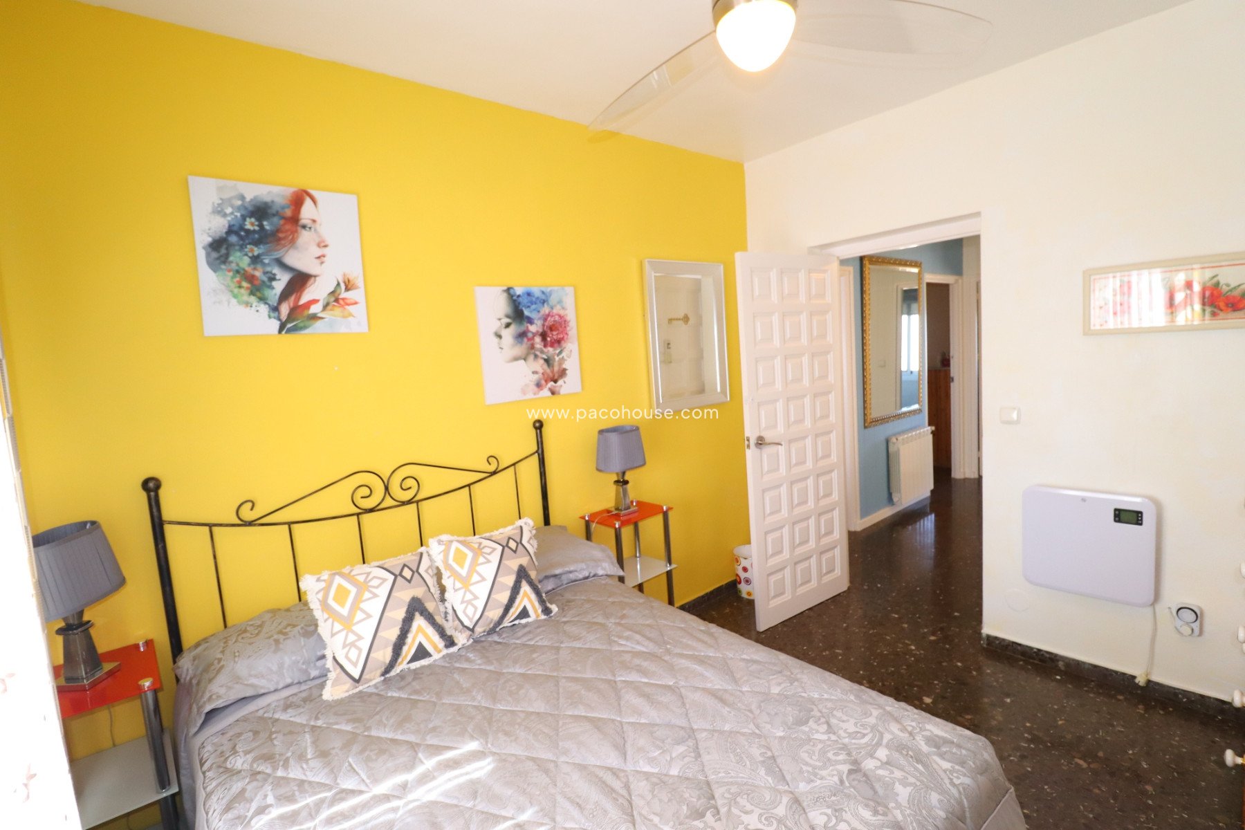 Resale - Villa -
Purias