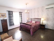 Resale - Villa -
Purias