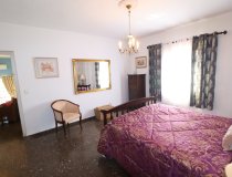 Resale - Villa -
Purias