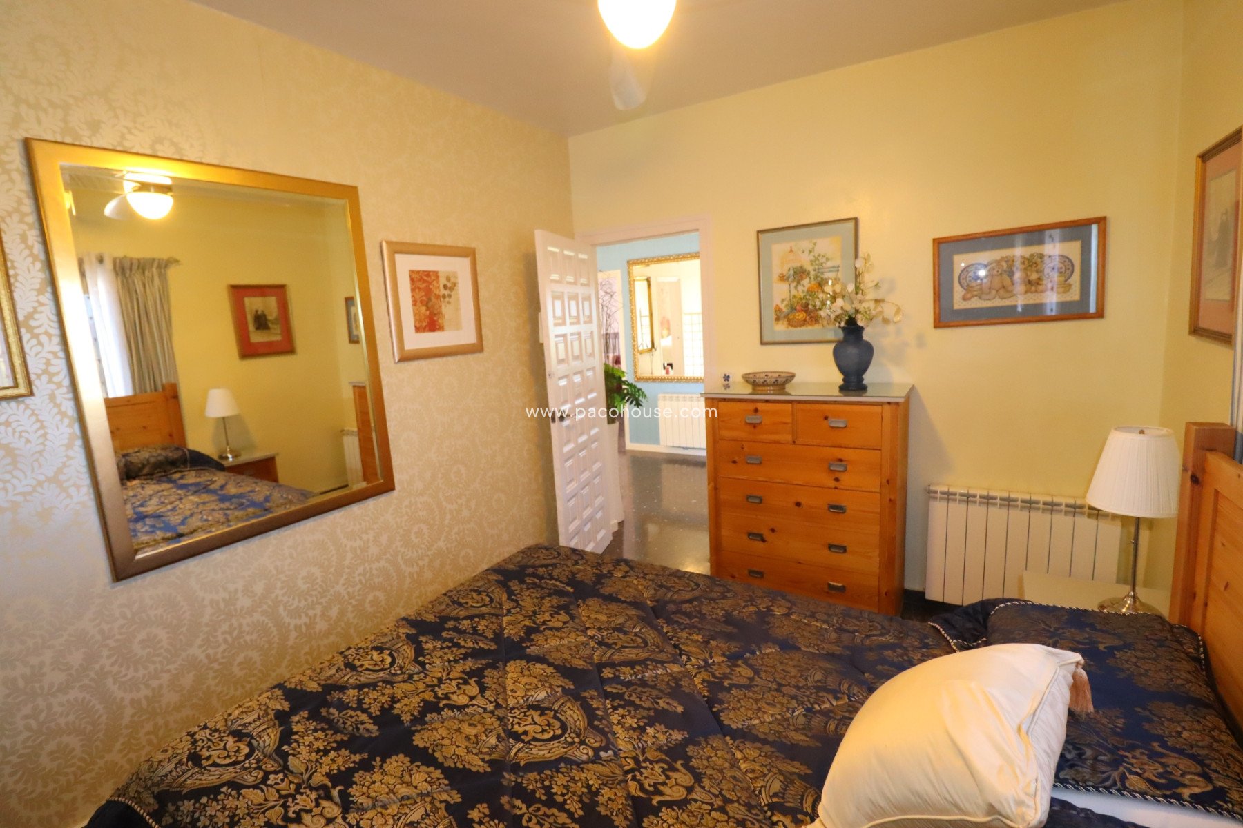 Resale - Villa -
Purias