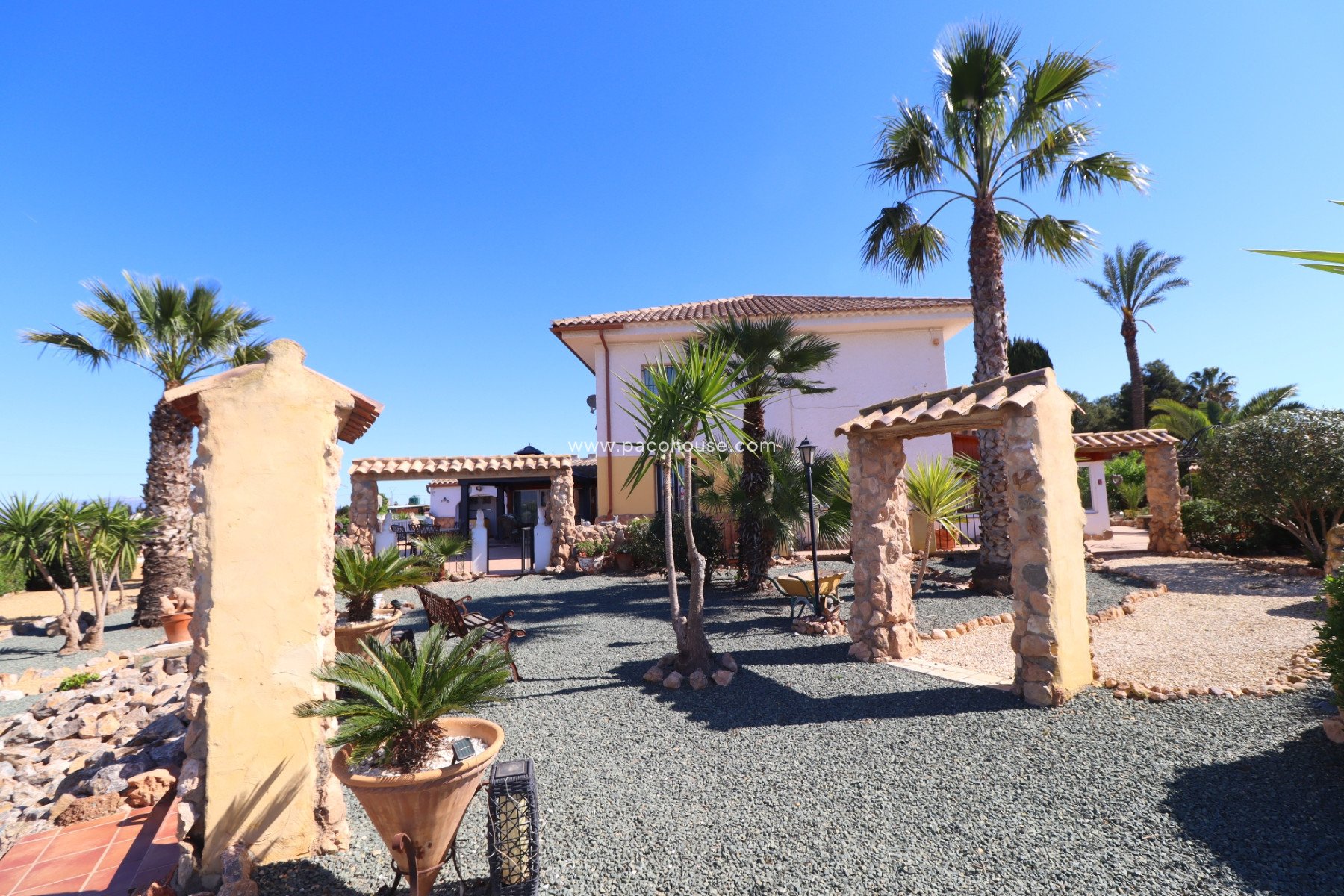 Resale - Villa -
Purias