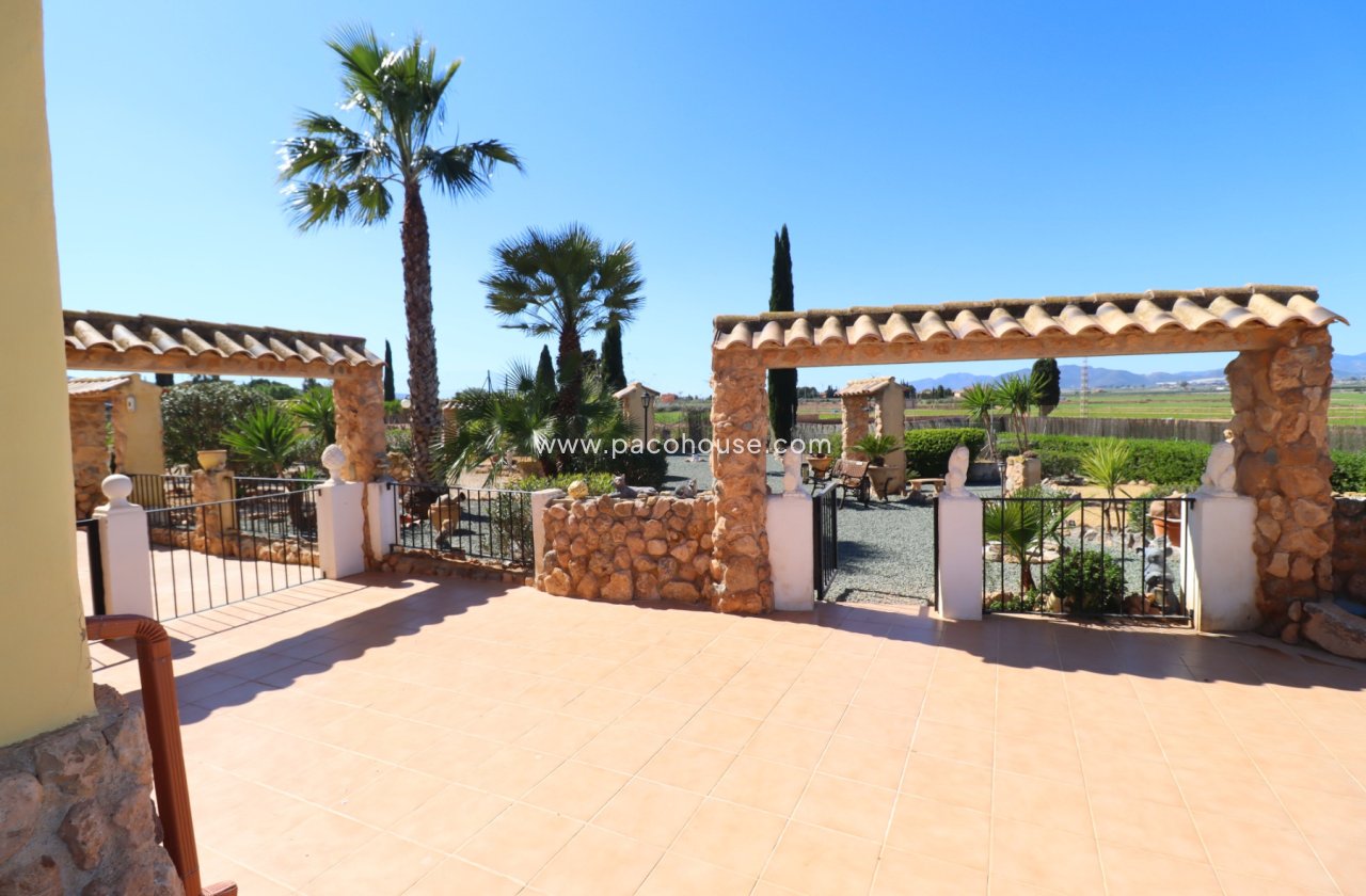 Resale - Villa -
Purias