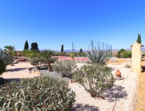 Resale - Villa -
Purias