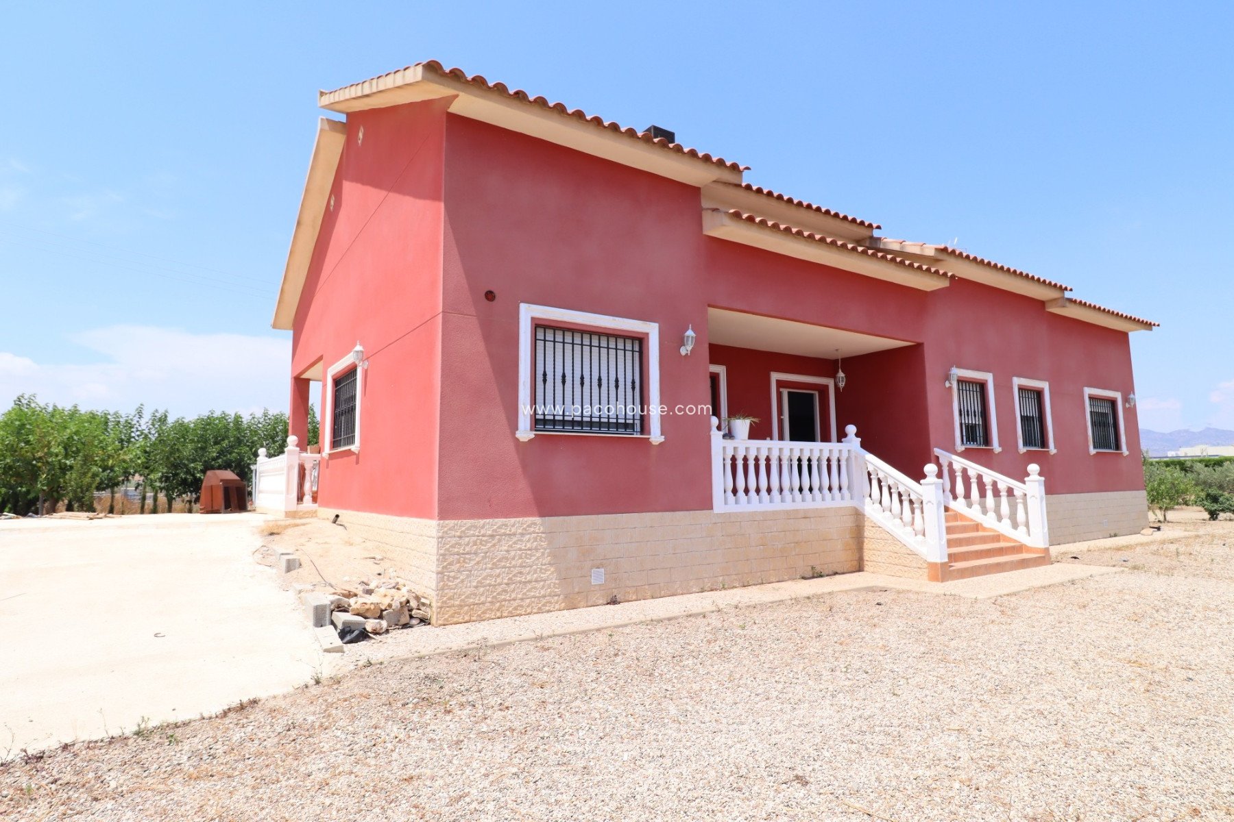 Resale - Villa -
Purias