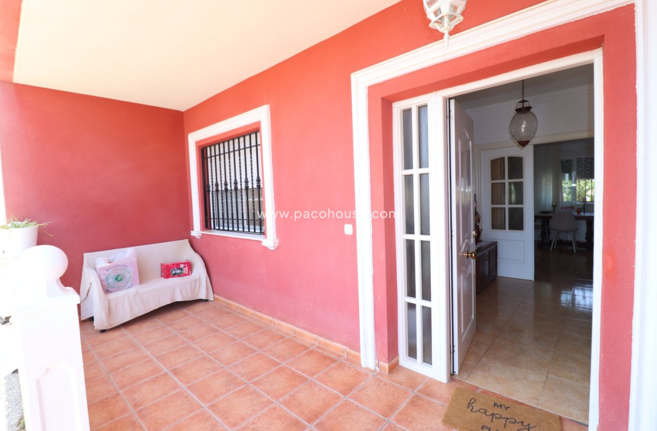 Resale - Villa -
Purias