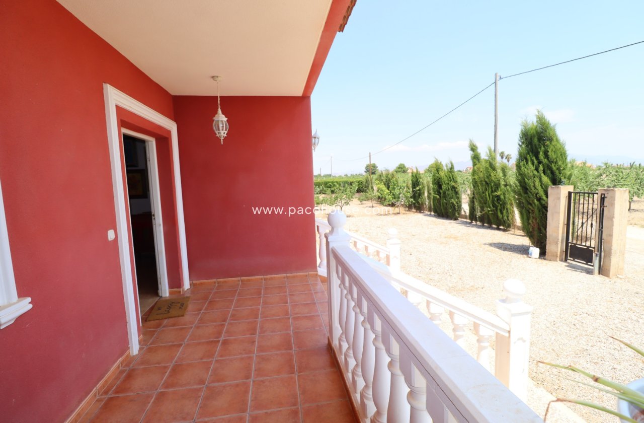 Resale - Villa -
Purias