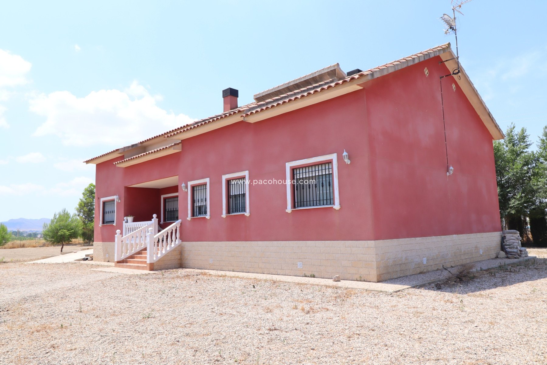 Resale - Villa -
Purias