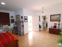 Resale - Villa -
Purias