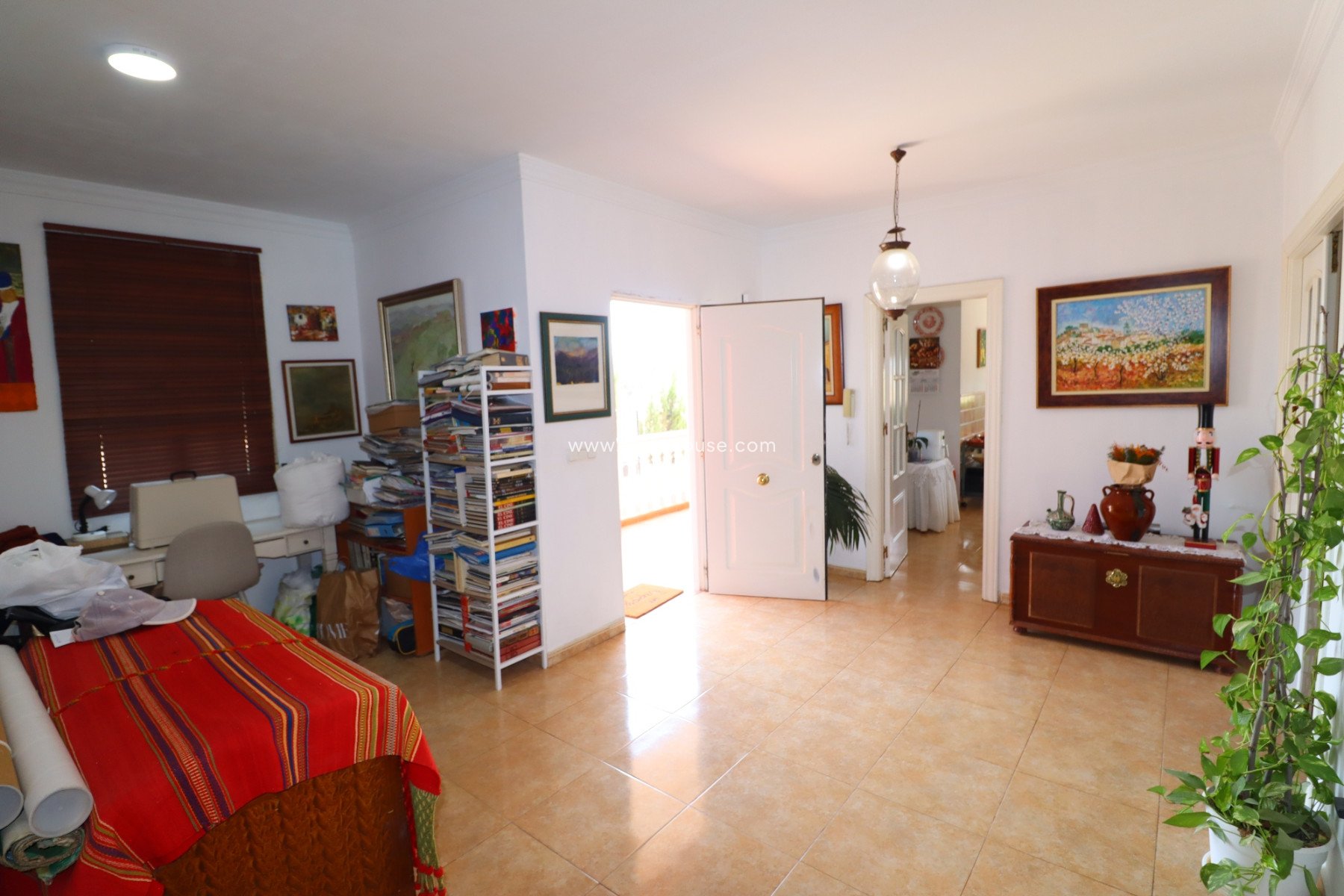 Resale - Villa -
Purias