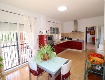 Resale - Villa -
Purias