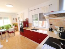 Resale - Villa -
Purias