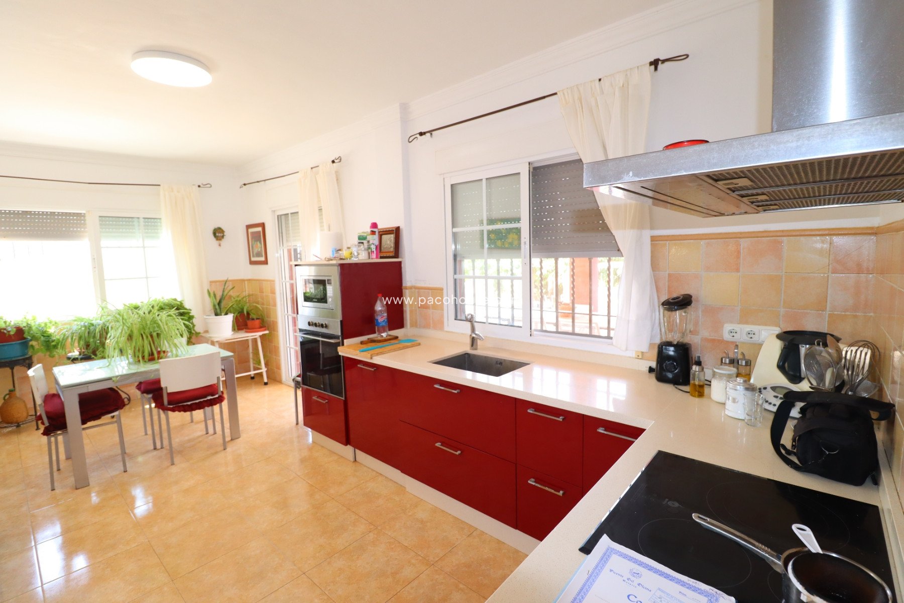 Resale - Villa -
Purias