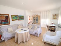 Resale - Villa -
Purias