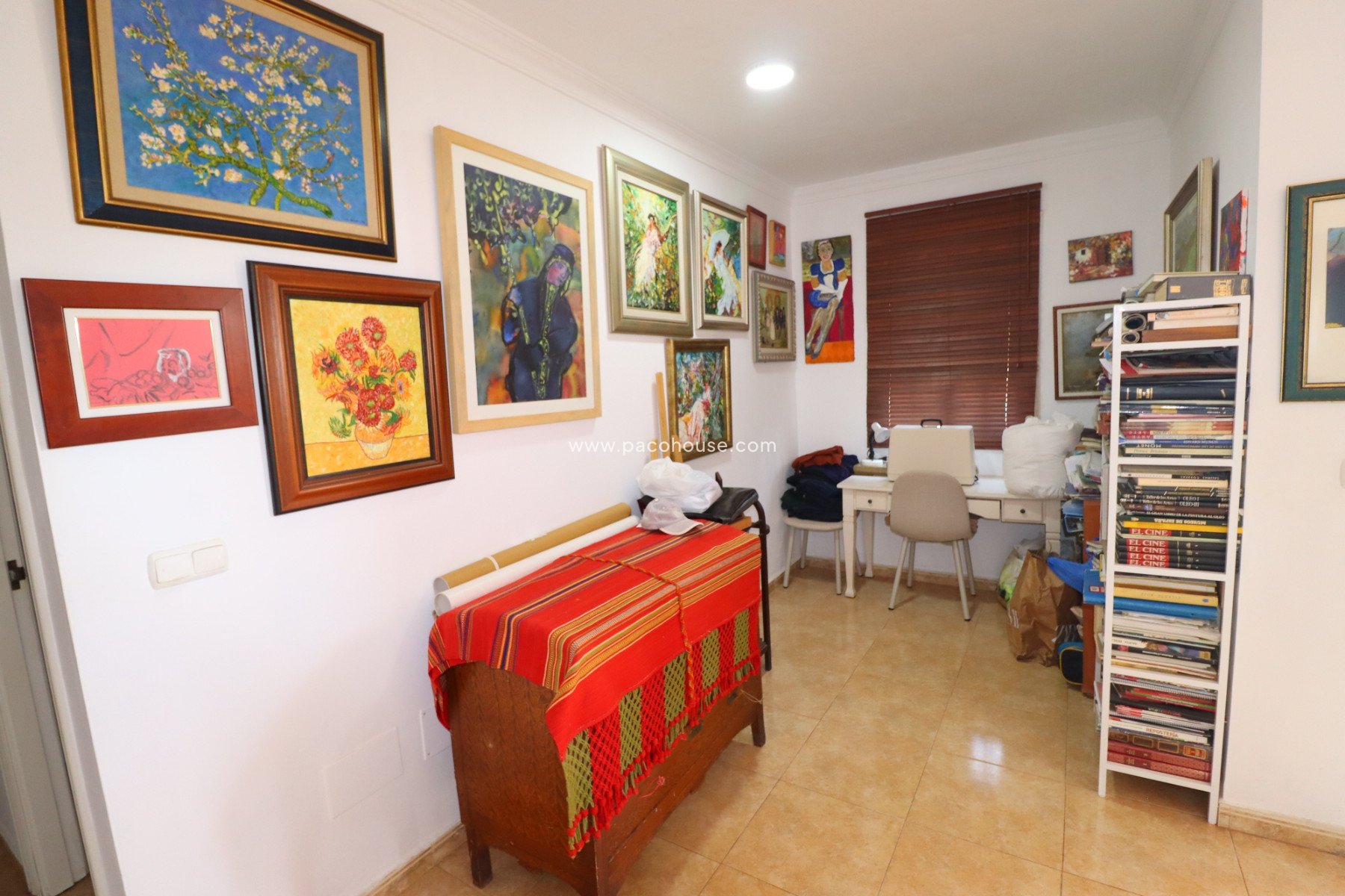 Resale - Villa -
Purias