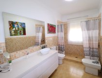 Resale - Villa -
Purias
