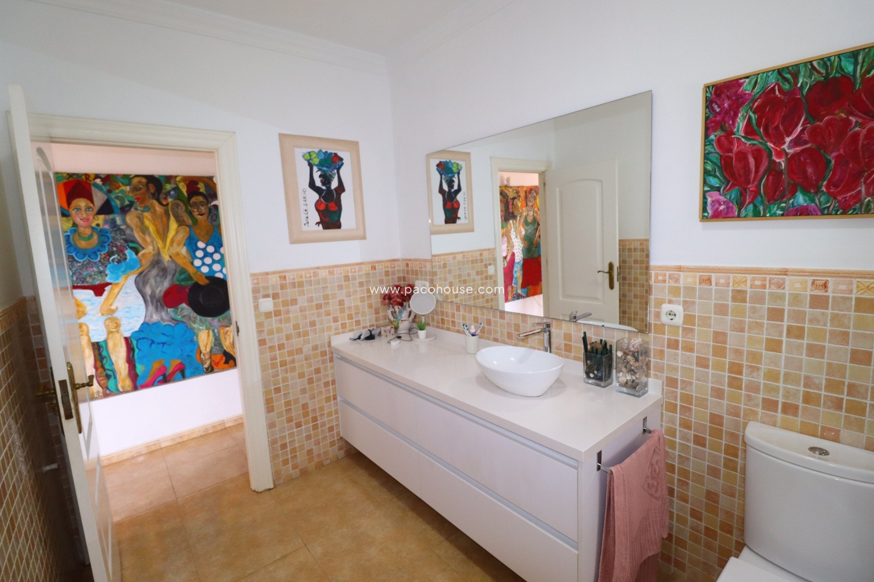 Resale - Villa -
Purias