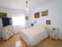 Resale - Villa -
Purias