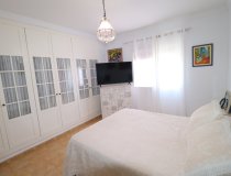 Resale - Villa -
Purias