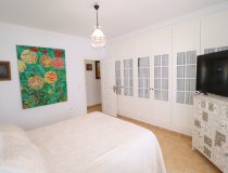 Resale - Villa -
Purias