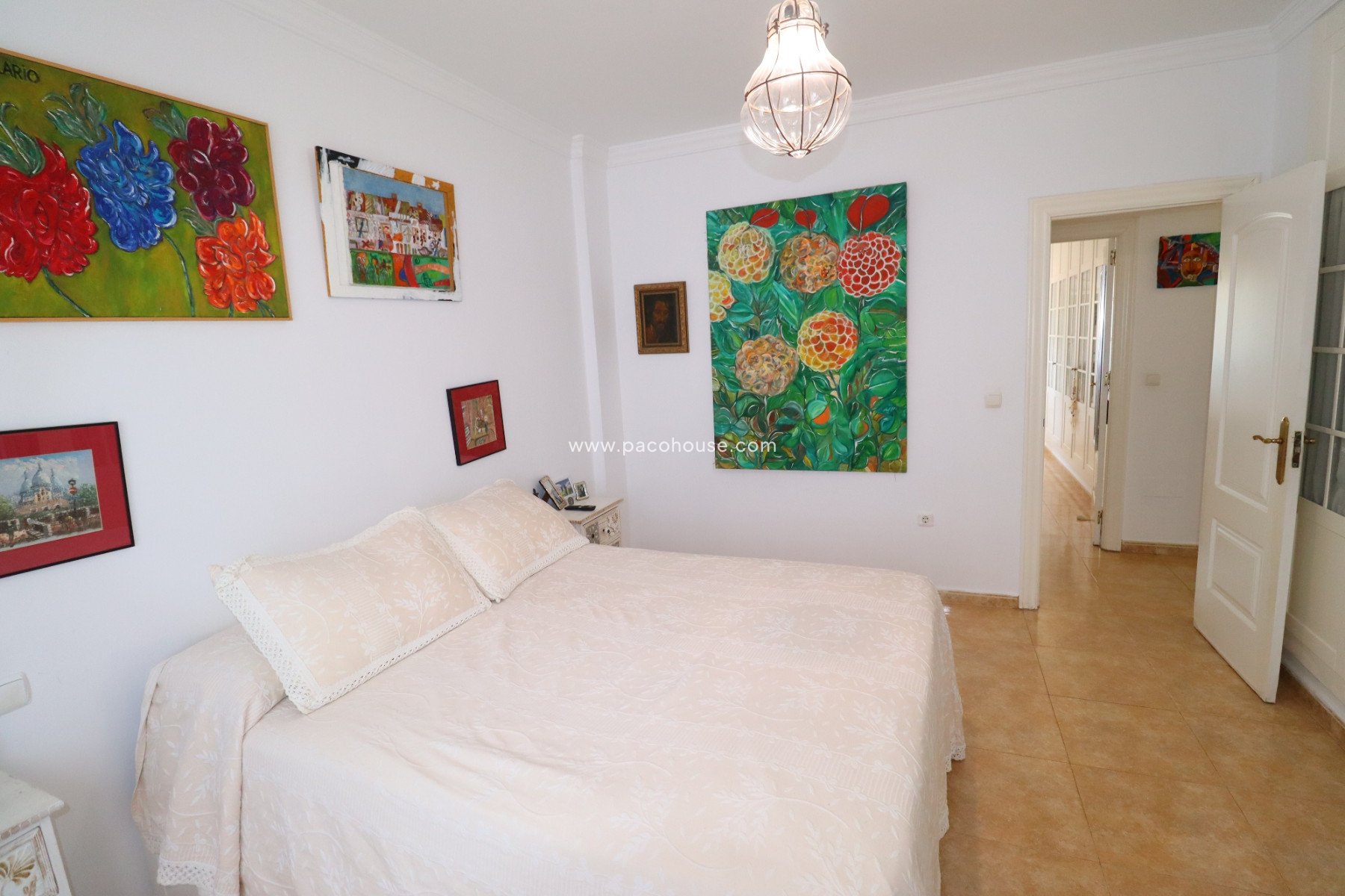 Resale - Villa -
Purias