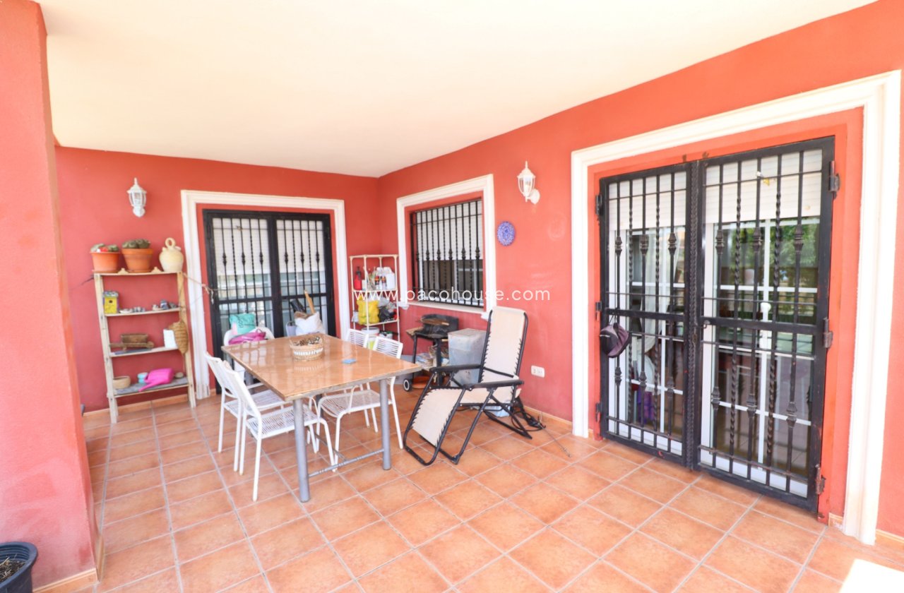 Resale - Villa -
Purias