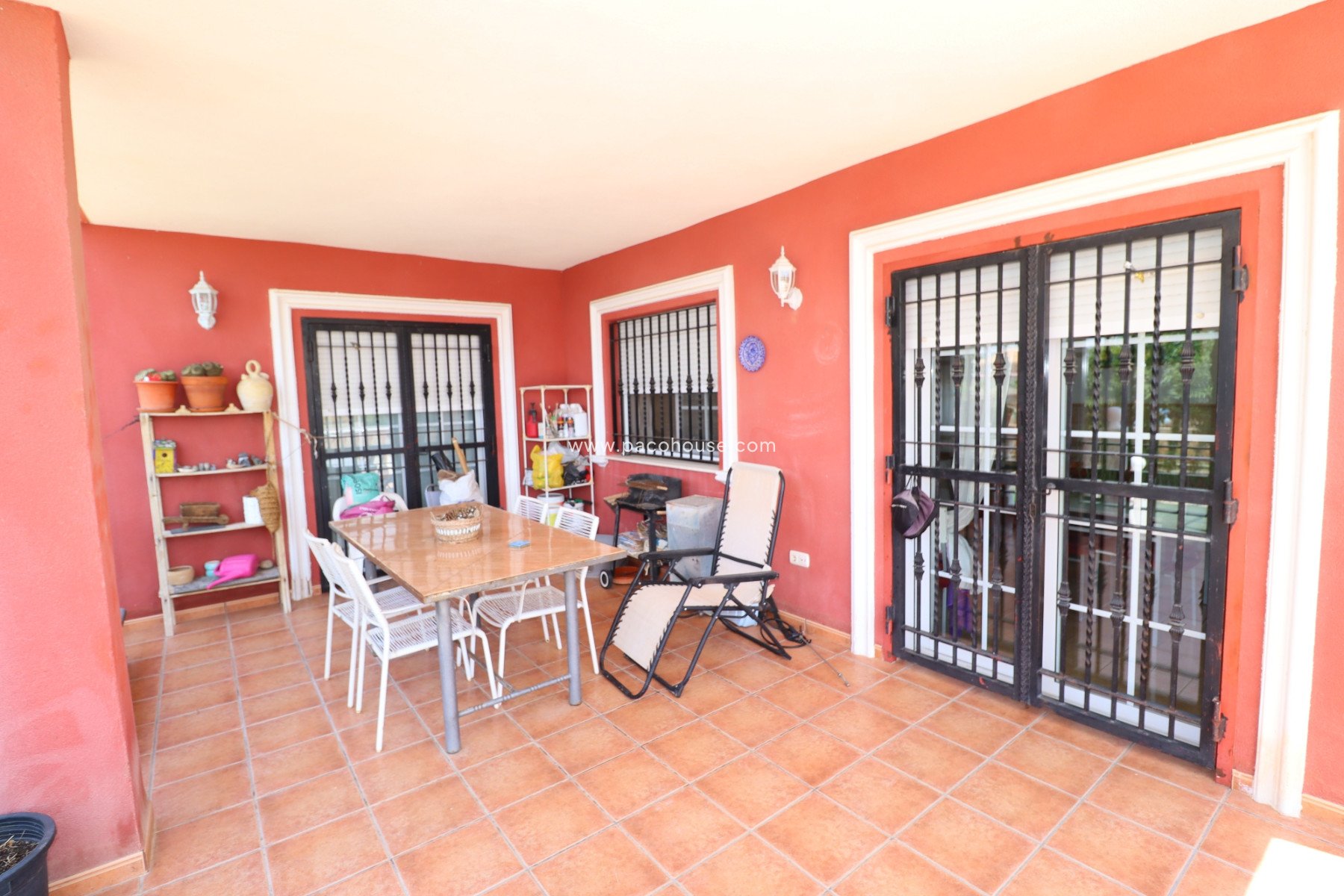 Resale - Villa -
Purias