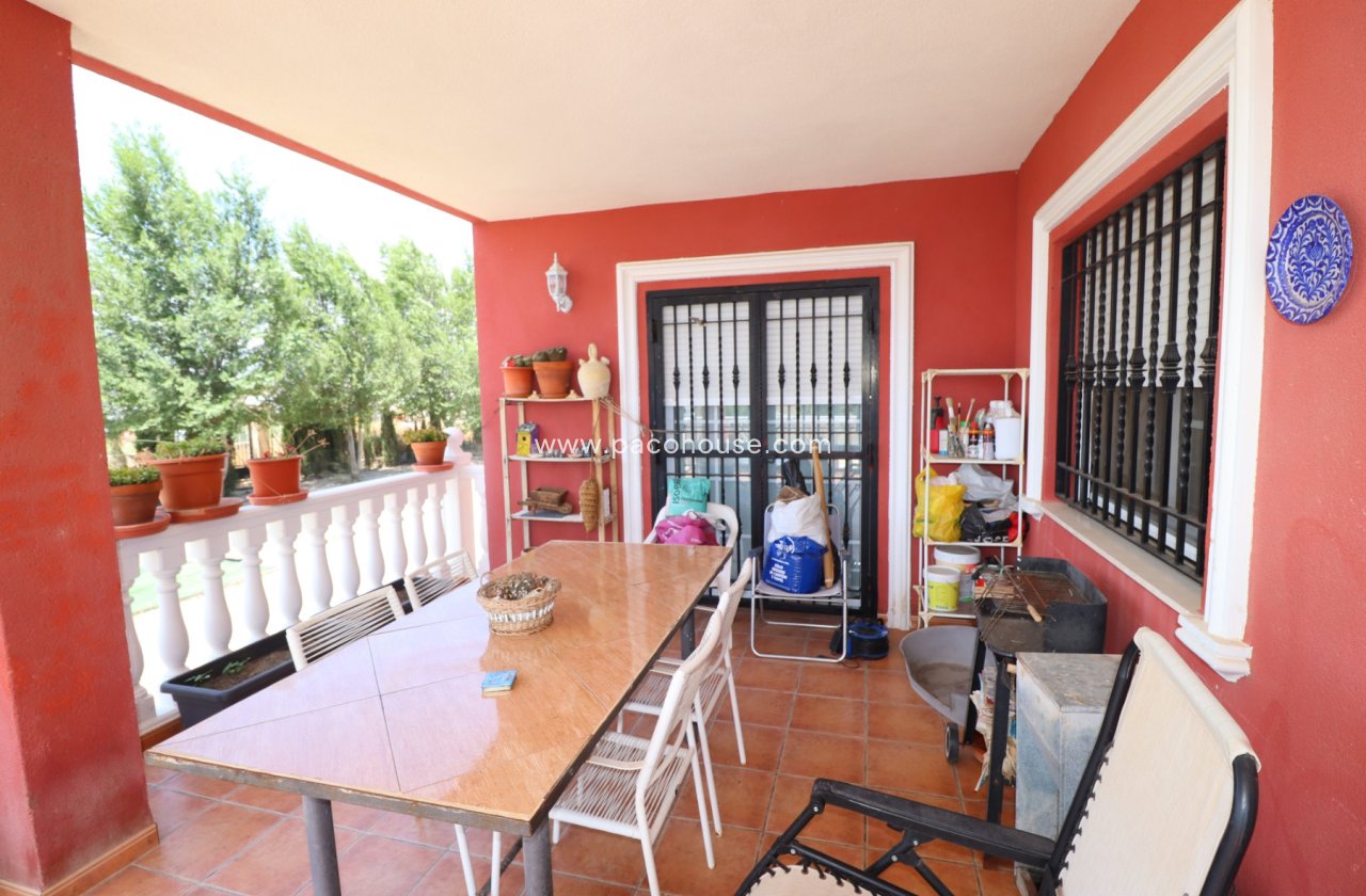 Resale - Villa -
Purias