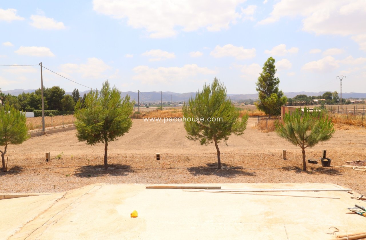 Resale - Villa -
Purias