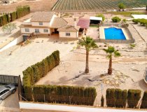 Resale - Villa -
Purias