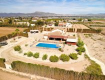 Resale - Villa -
Purias