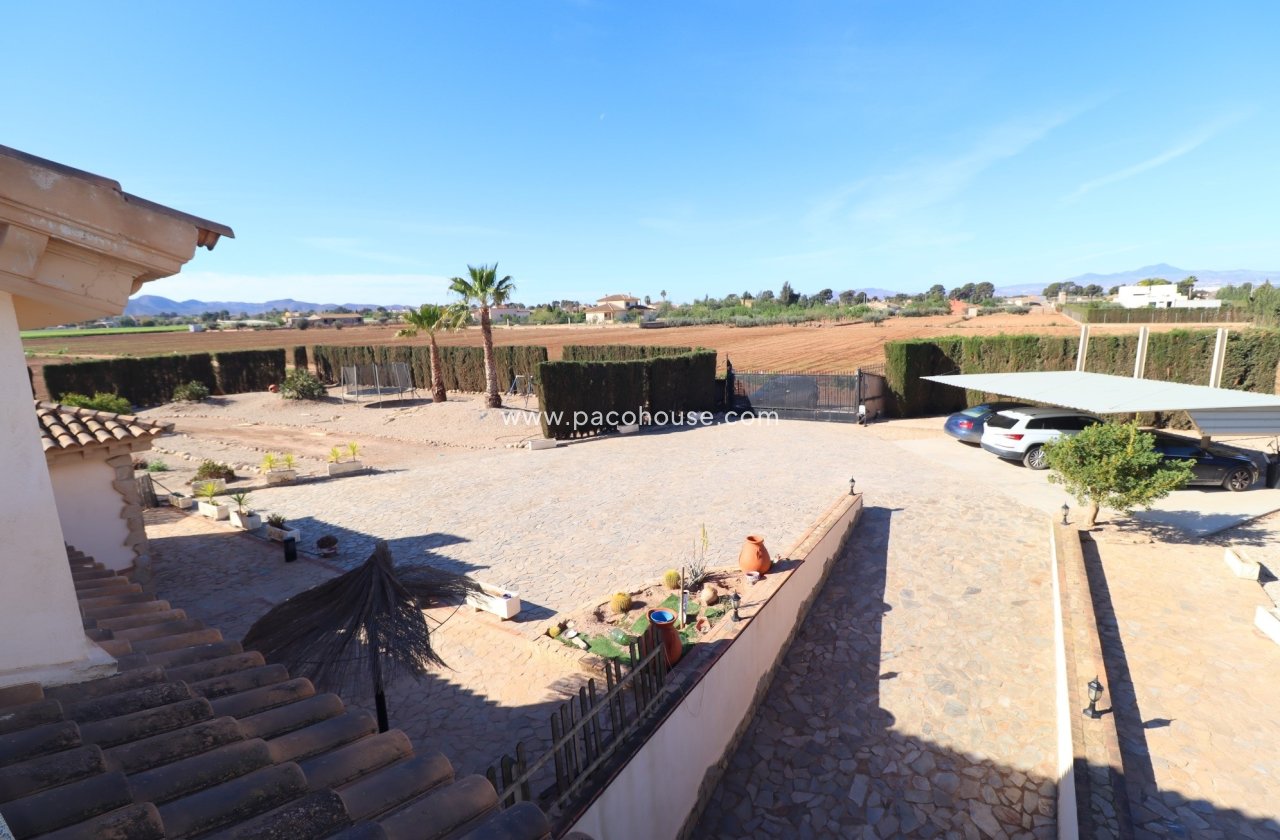 Resale - Villa -
Purias