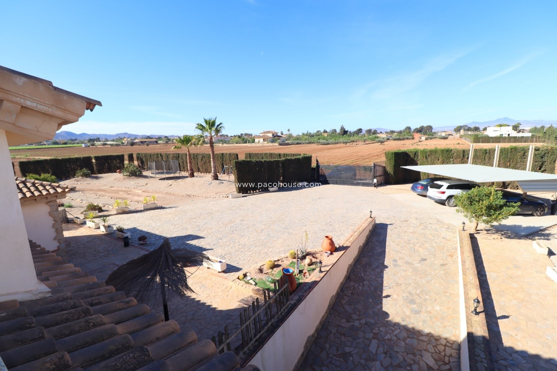 Resale - Villa -
Purias