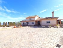 Resale - Villa -
Purias