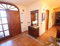 Resale - Villa -
Purias