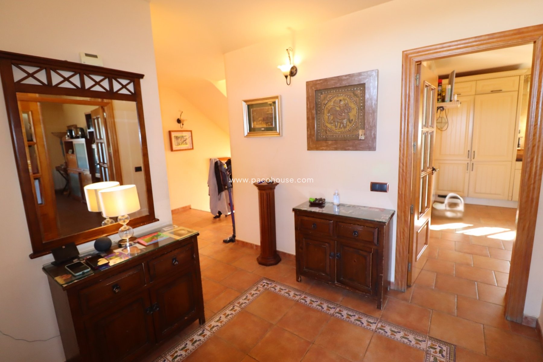 Resale - Villa -
Purias