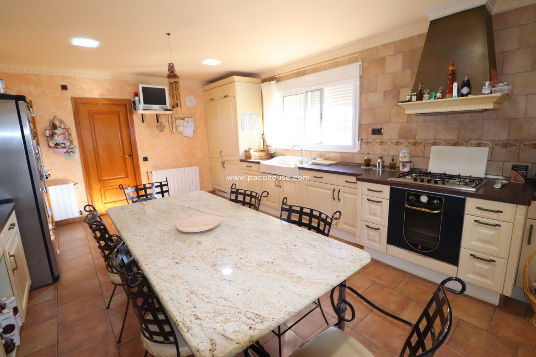 Resale - Villa -
Purias