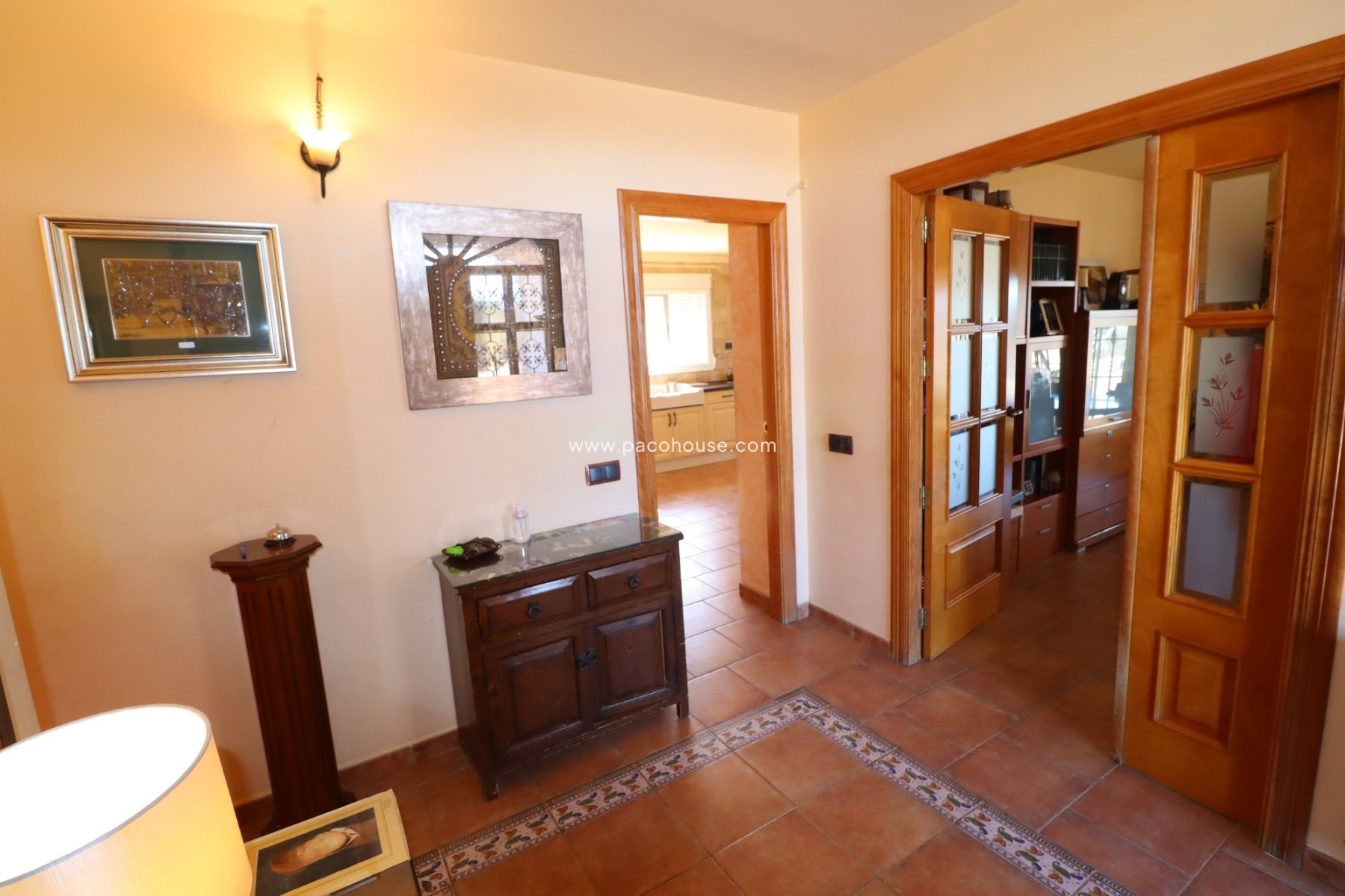 Resale - Villa -
Purias