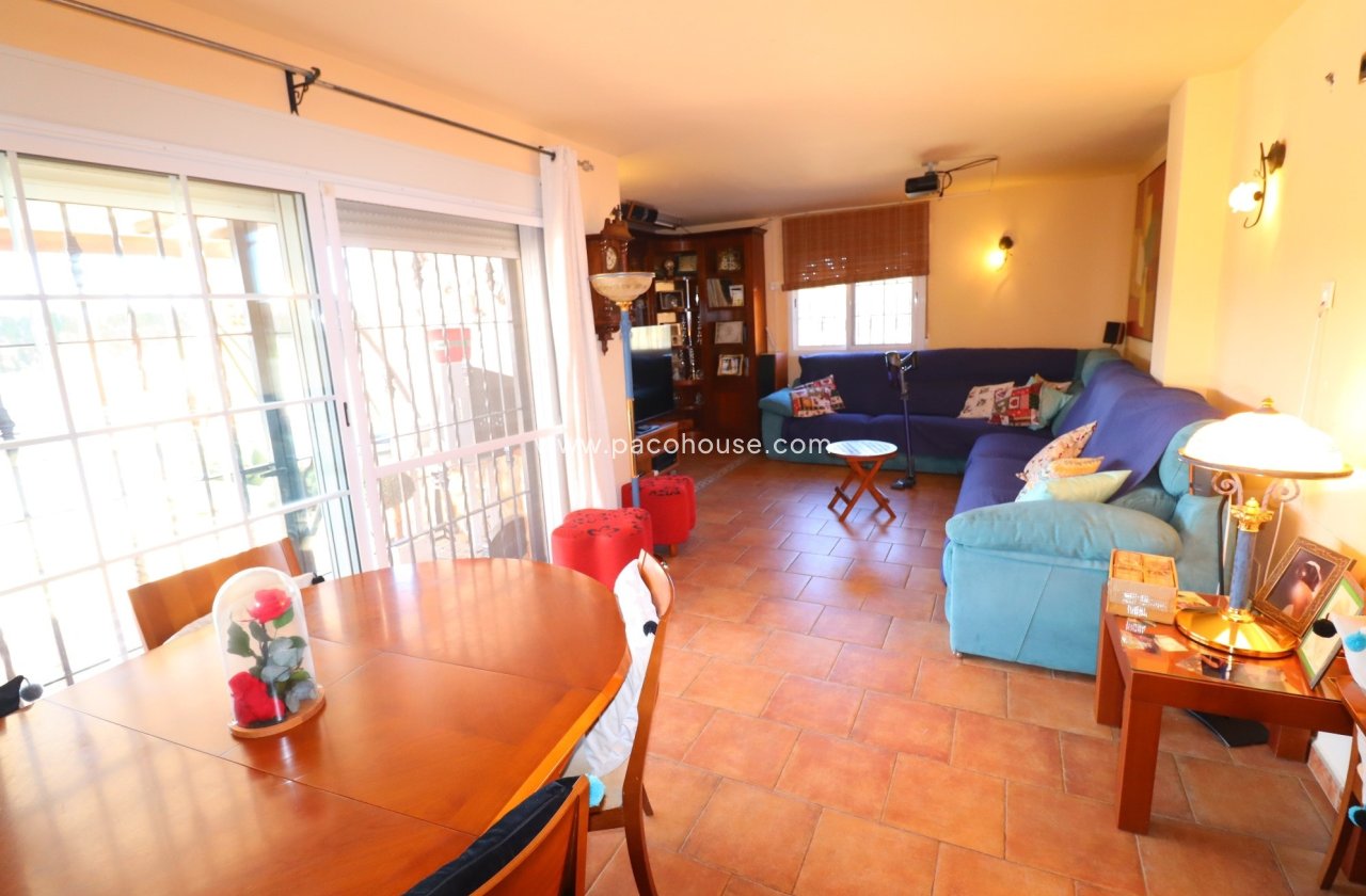 Resale - Villa -
Purias