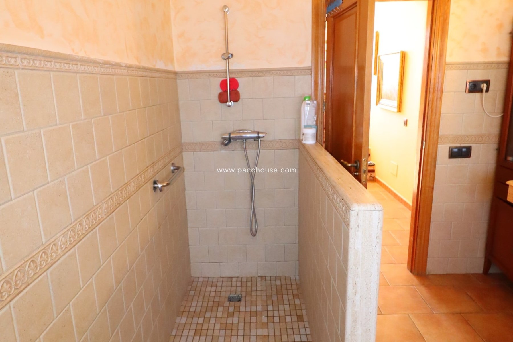 Resale - Villa -
Purias