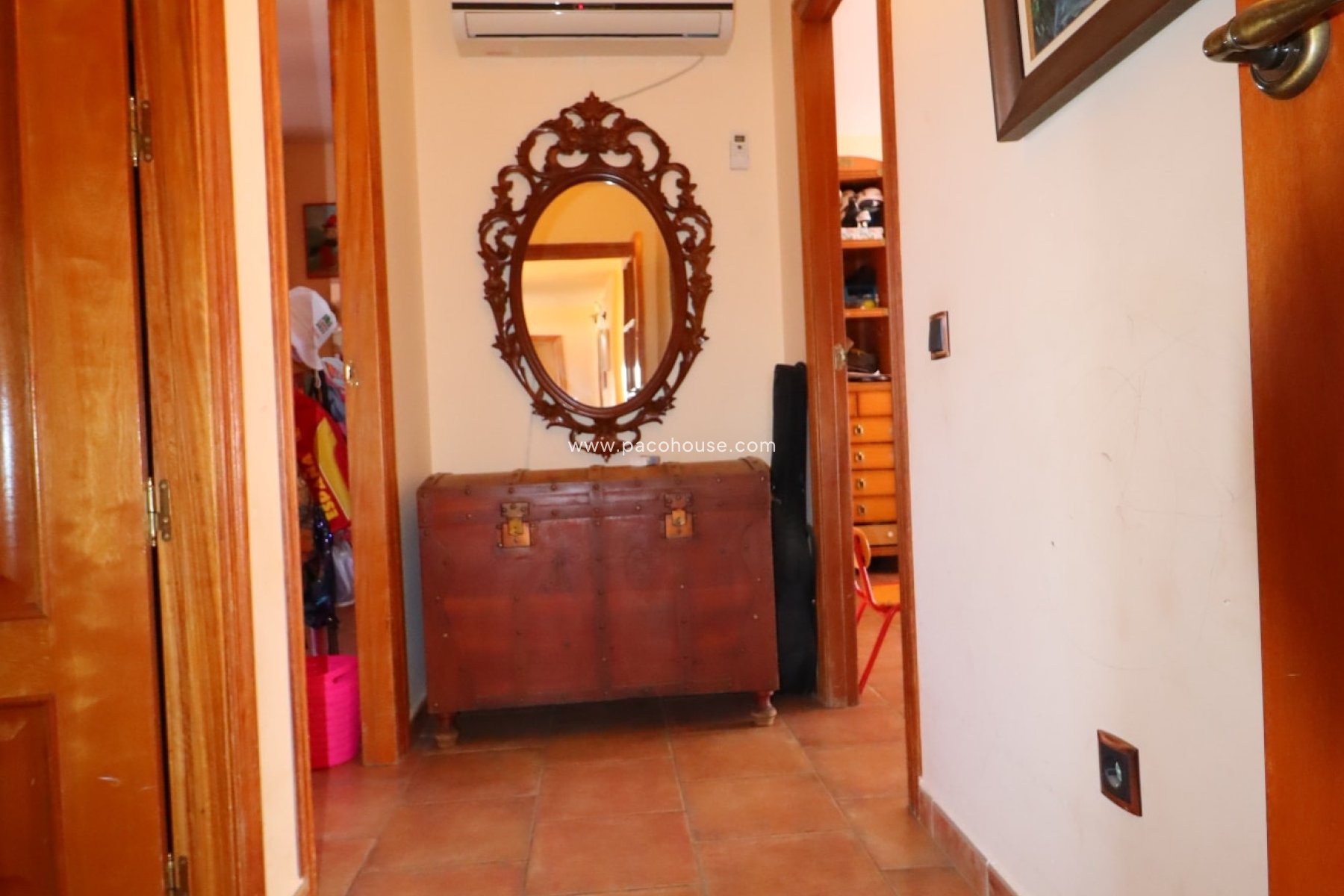 Resale - Villa -
Purias