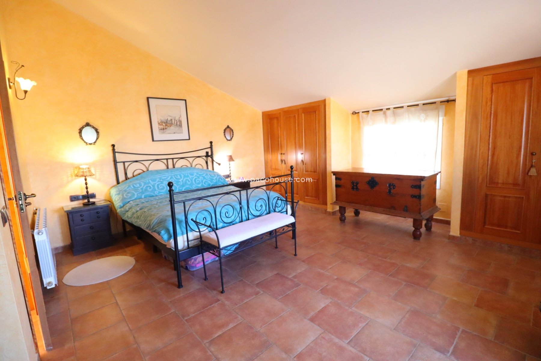 Resale - Villa -
Purias