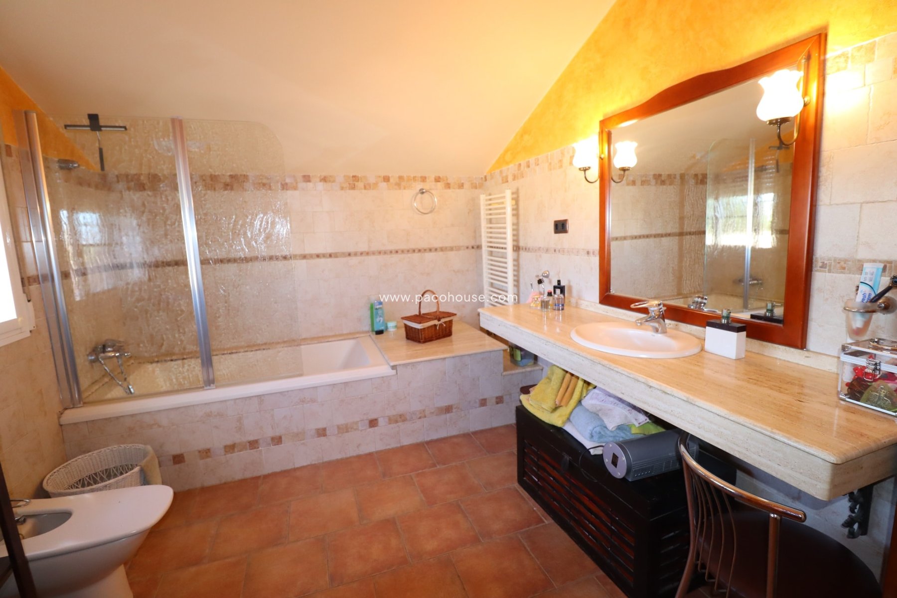 Resale - Villa -
Purias