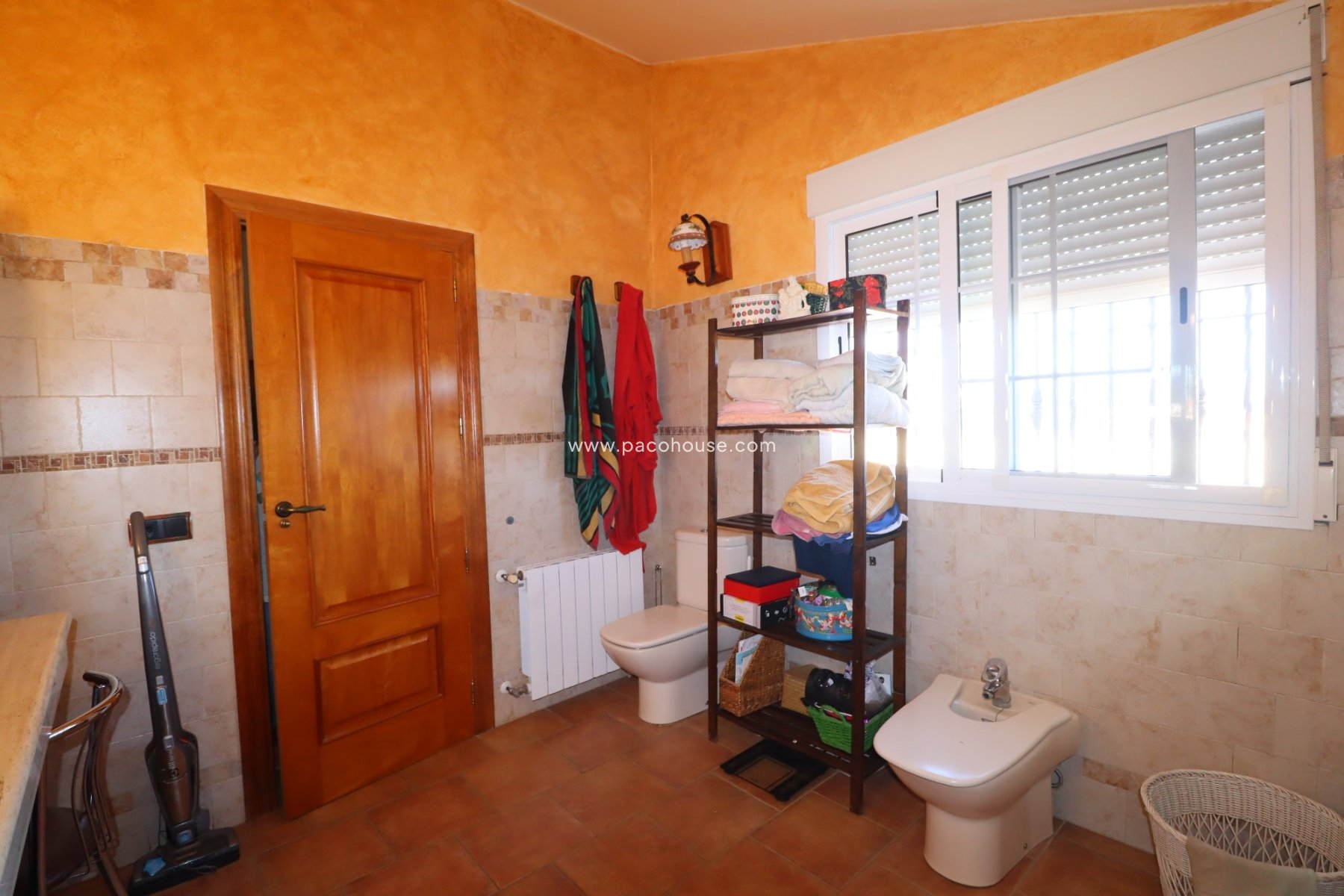 Resale - Villa -
Purias