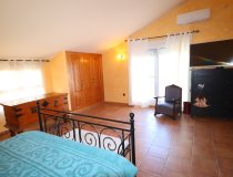 Resale - Villa -
Purias